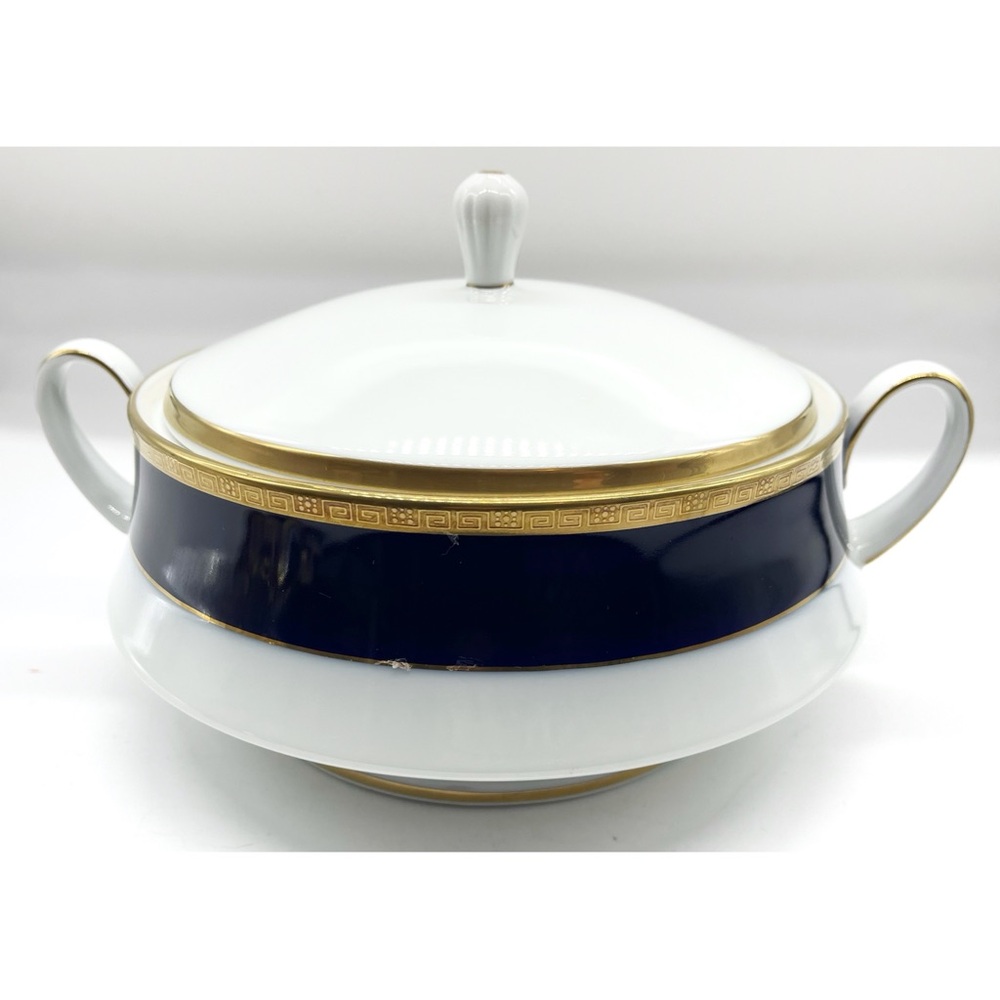 Noritake Legacy Porcelain Valhalla Pattern 7 3/8" Lidded Vegetable Dish 2799
